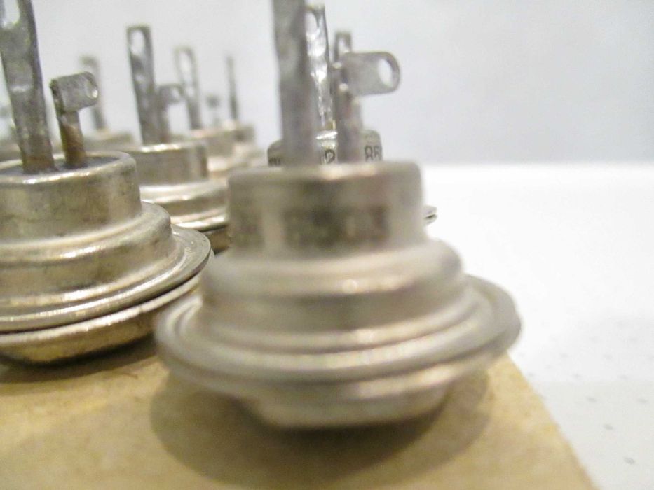 Транзистор КТ805а, КТ802а, КТ809а, ГТ806А КП905Б: 60 грн. - Аксессуары ...