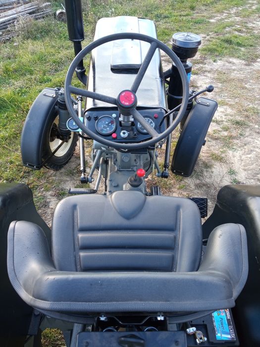 Ursus C-330, wspomaganie, miękka przednia oś, łożyska stozkowe tył