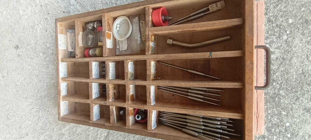 Material de pintura e ar comprimido - peças restos de coleção