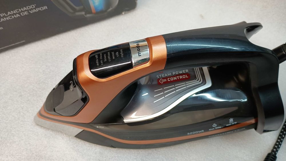 Żelazko parowe Rowenta Steamforce DW9510 , czarny/miedziany