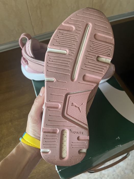 Кроссовки Puma р.38,5