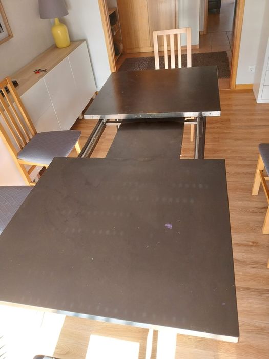 Mesa e aparador de sala