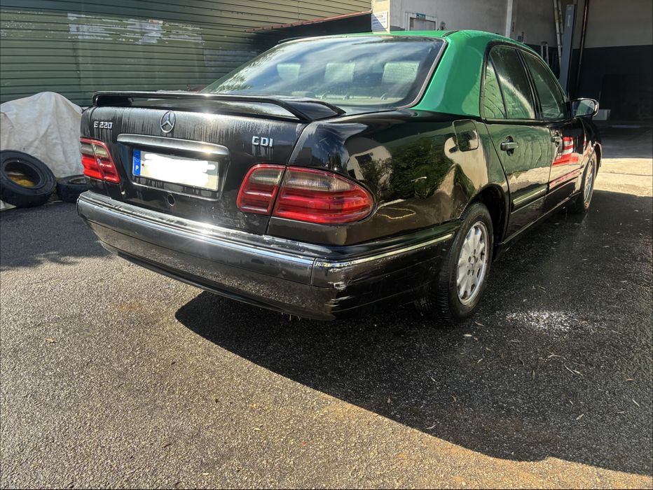 Mercedes E220 cdi — photo 4