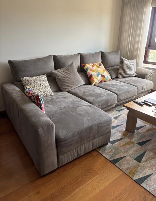 Sofa com arrumação