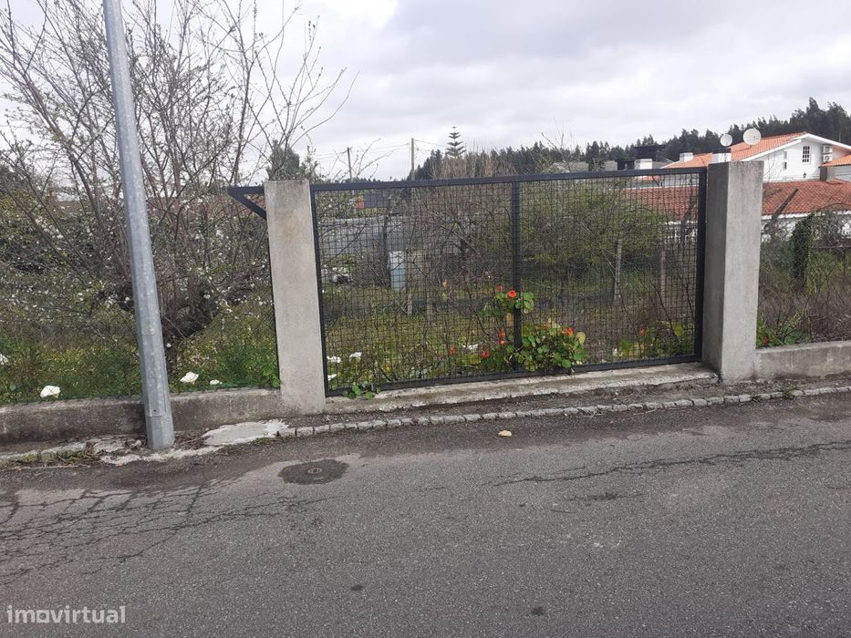 Terreno Urbano | 700 m² | Paços de Brandão