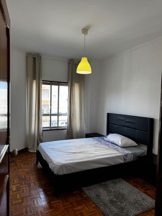Quarto para Alugar / T3