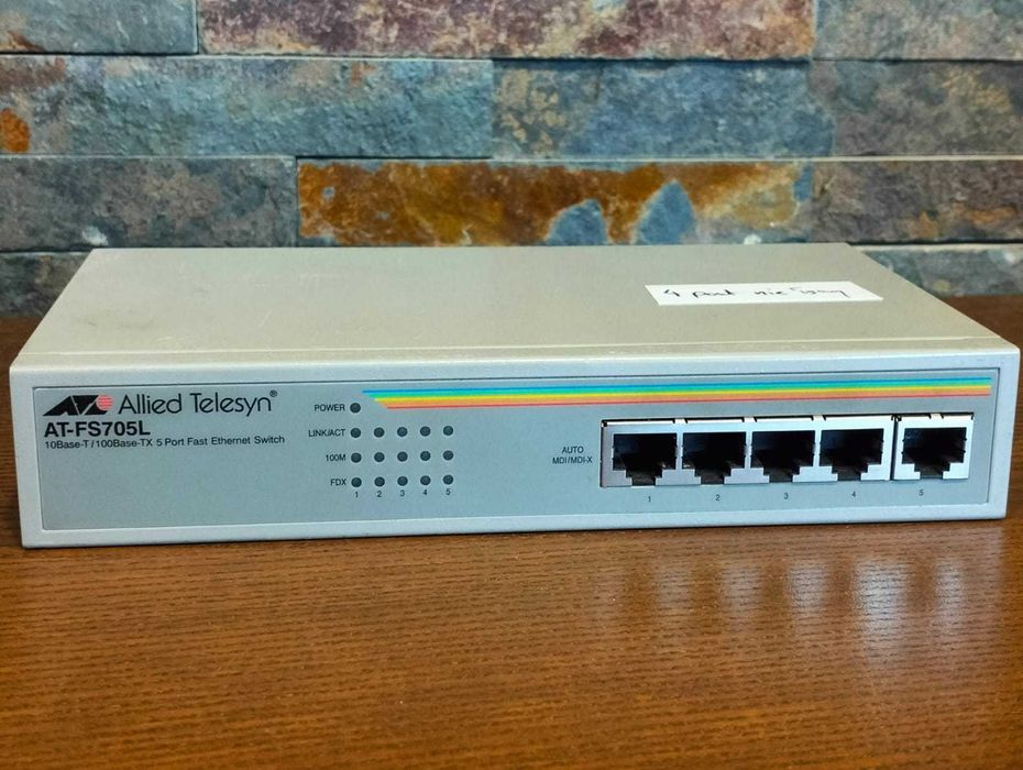 Switch Allied Telesis AT-FS705L 5-portowy przełącznik spalony port