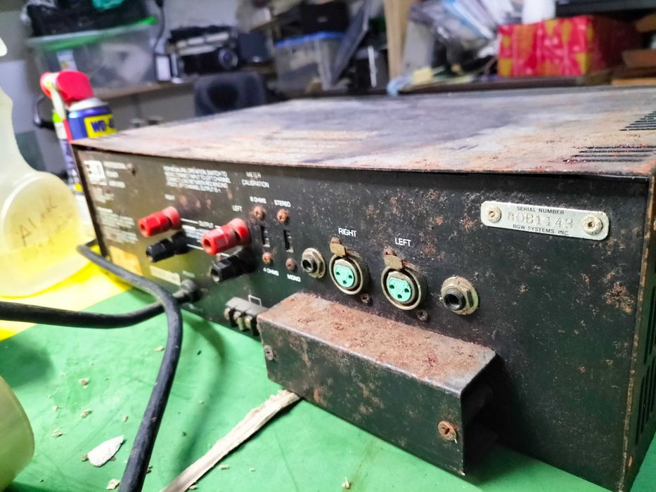 Amplificador 2 saidas