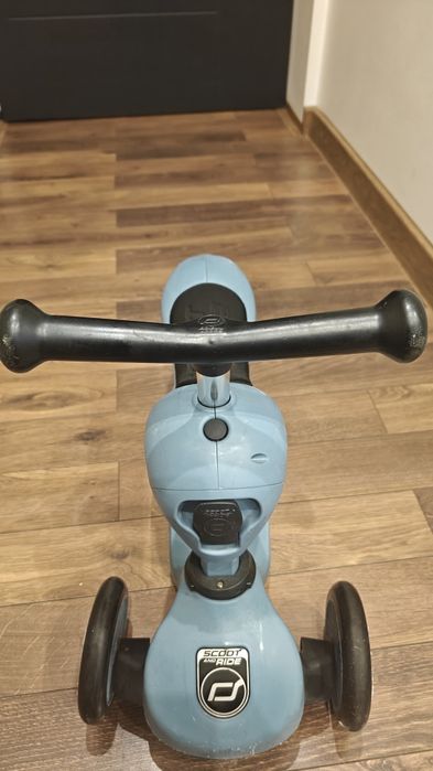 Scoot & Ride  + kask Bobike – stan dobry