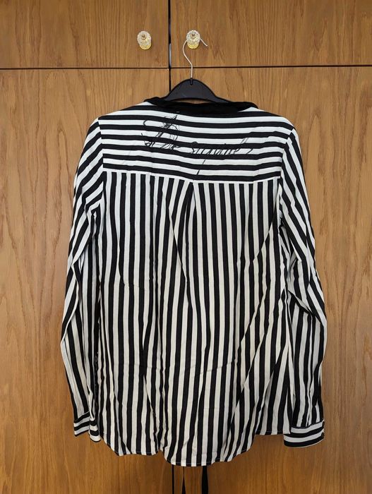 Camisa branca e preta às riscas da Desigual