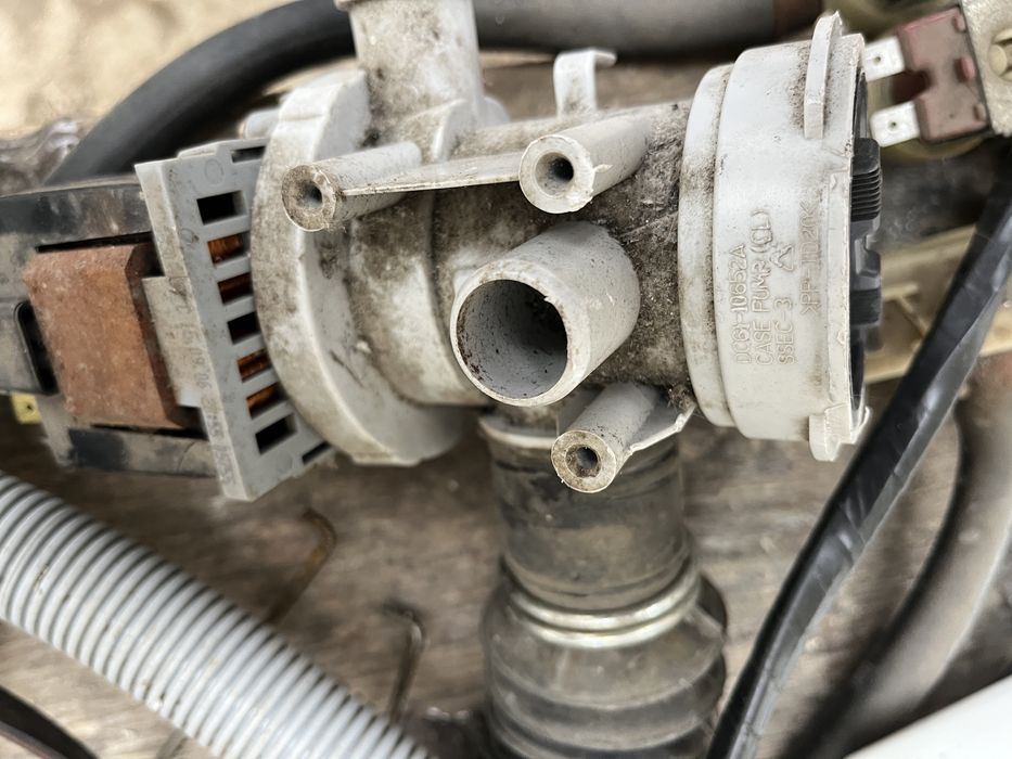 Запчастини до пральної машини samsung .