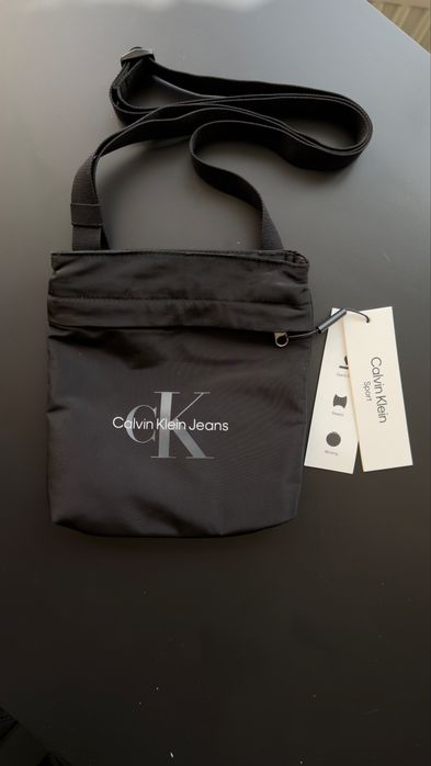 Розпродаж ! Сумка Calvin Klein Sport Essentials Flatpack
