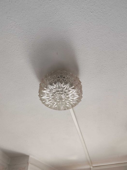 Vendo candeeiro de teto em vidro. Como novo.