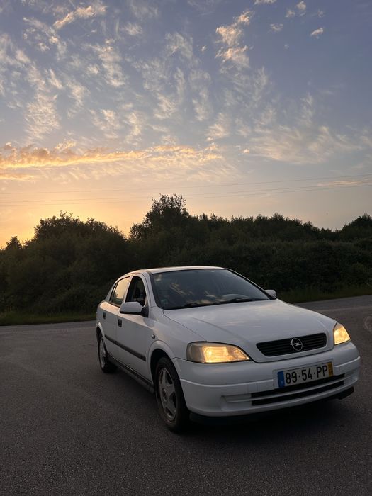 Carro Opel Astra