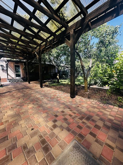 2 этажный дом  4-к  в районе улицы Луговской