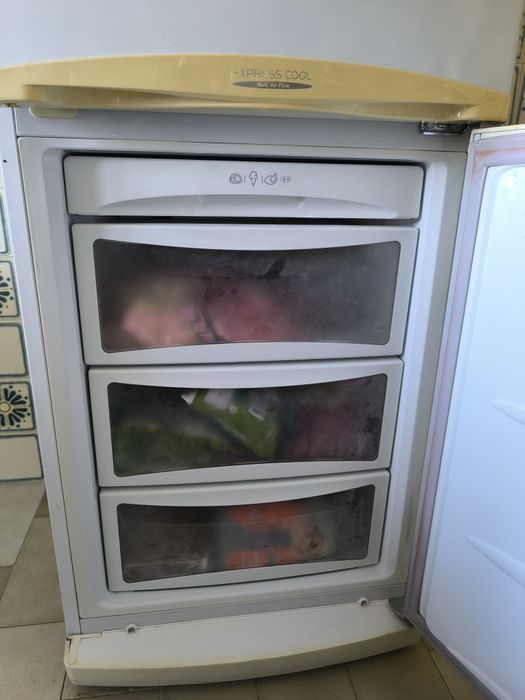 Frigorífico Combinado LG (GR-399SQ) – A Funcionar 100%