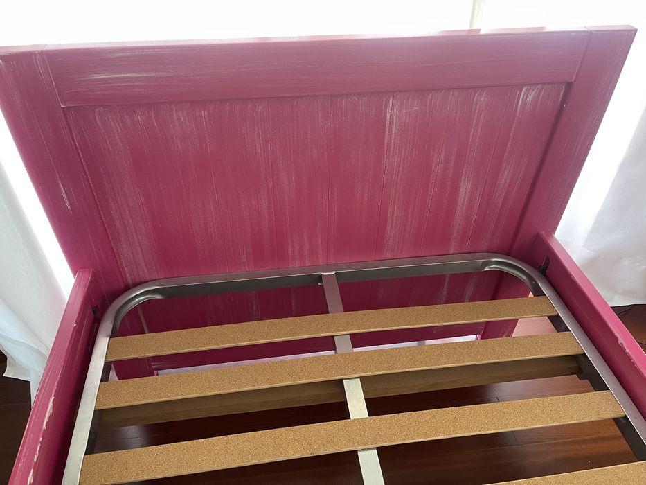 Cama solteiro em madeira maciça (com estrado 190 cm x 90 cm)