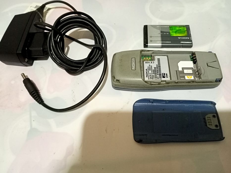 Продам кнопочный телефон Нокия 1101.