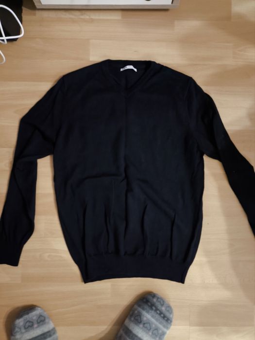 Czarny sweter męski