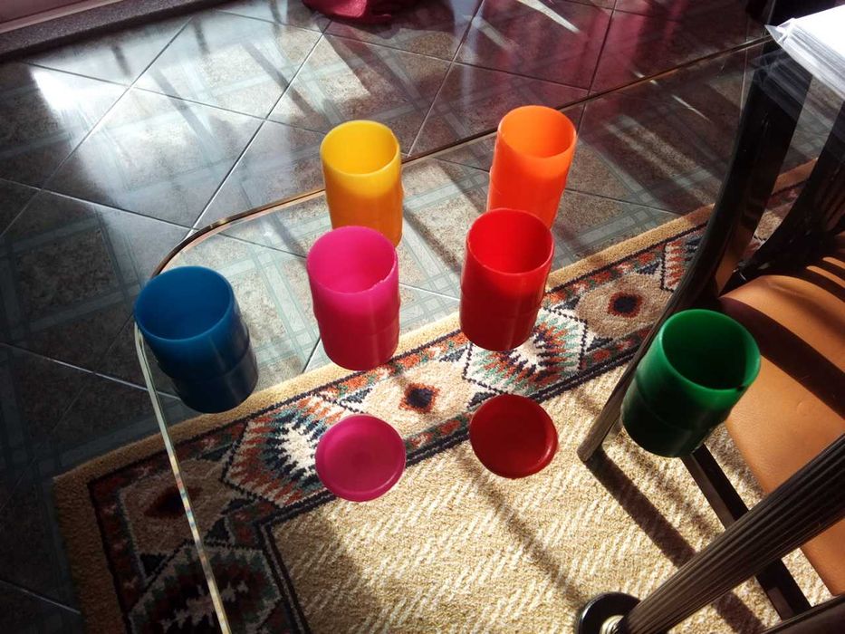 Copos de lançamento de dados para o jogos de tabuleiro, NOVOS!