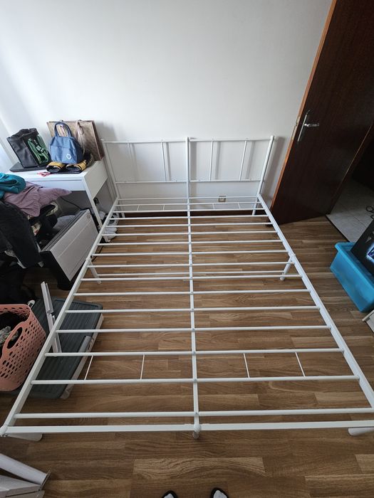 Vendo Cama Branca de ferro