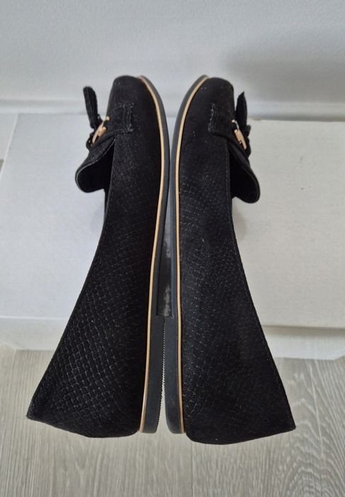 Czarne loafersy / mokasyny z chwostami