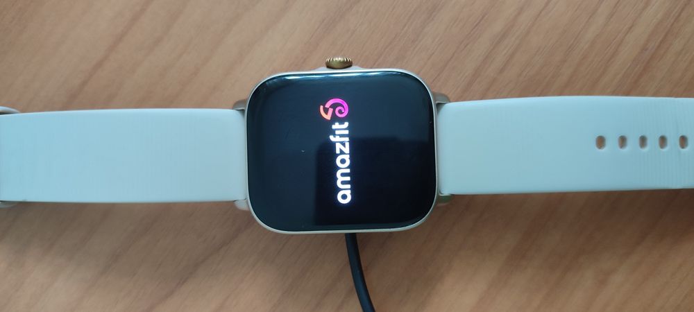 Смарт годинник Amazfit GTS4 gold