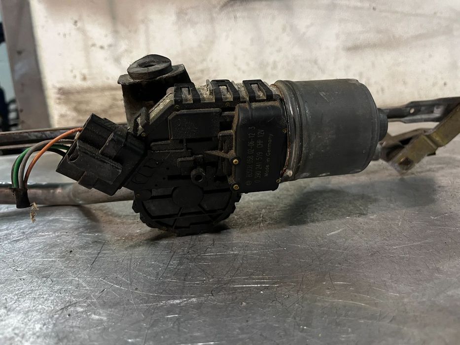 MOTOR / SISTEMA LIMPA VIDROS RENAULT CLIO II 8200076000