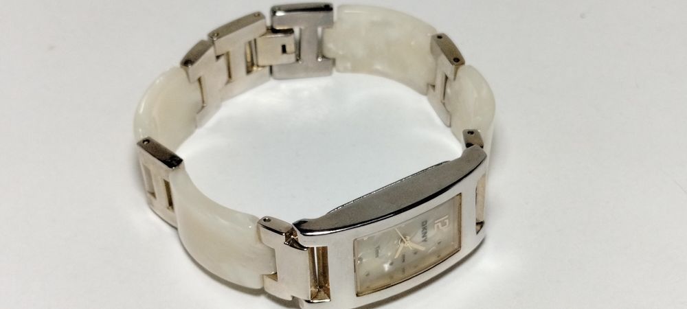 Zegarek damski imitacja masy perłowej