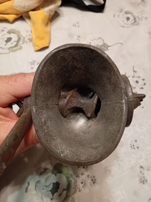 Picadora de carne inglesa muito antiga