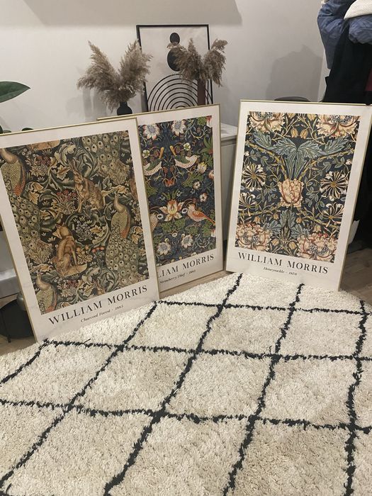 Komplet 3 obrazów w zlotej ramce 90x60