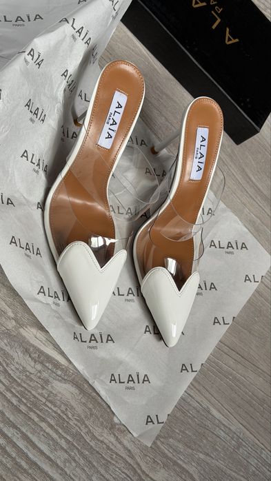 Туфлі Alaia в наявності 38 39 босоніжки мюлі шльопанці