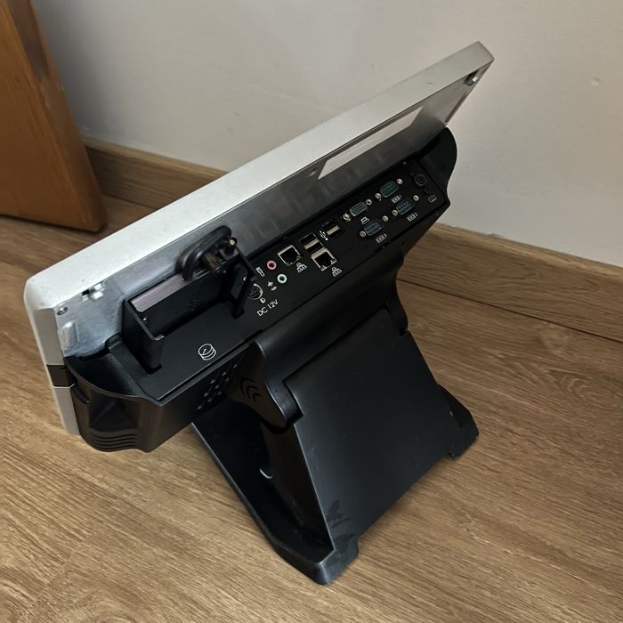 POS Czar birch- win 10- SSD 120 gb- ram 2gb
