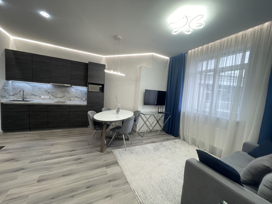 Центр! вулиця Антоновича 131, Елітний будинок, метро Палац України