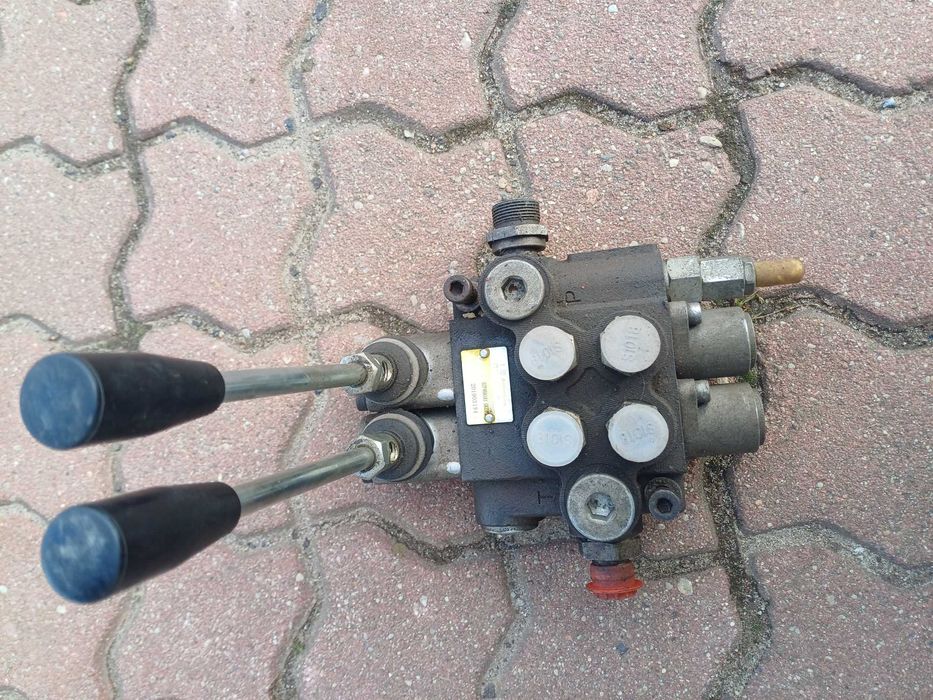 Rozdzielacz hydrauliczny 40l 2 sekcyjny