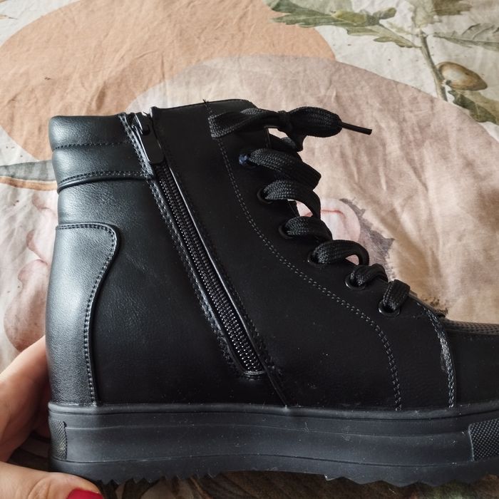 Nowe botki czarne 40 na koturnie