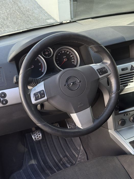 Opel Astra GTC Sport Van 1.7 CDTI