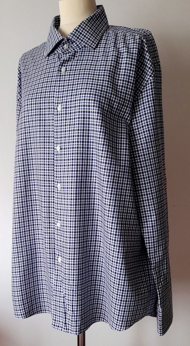 Camisa Hugo Boss, como nova. Tamanho XXLL