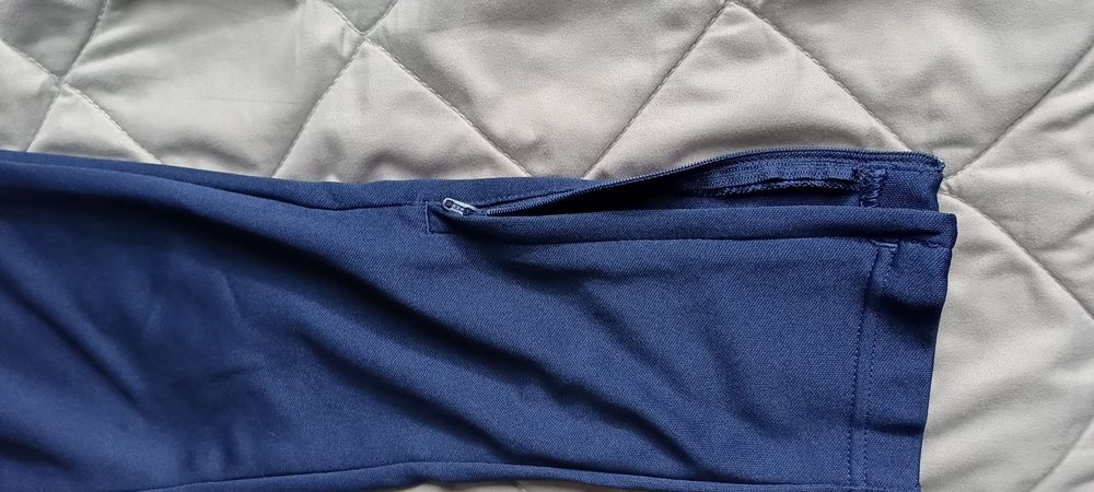 Spodnie Adidas nowe 152