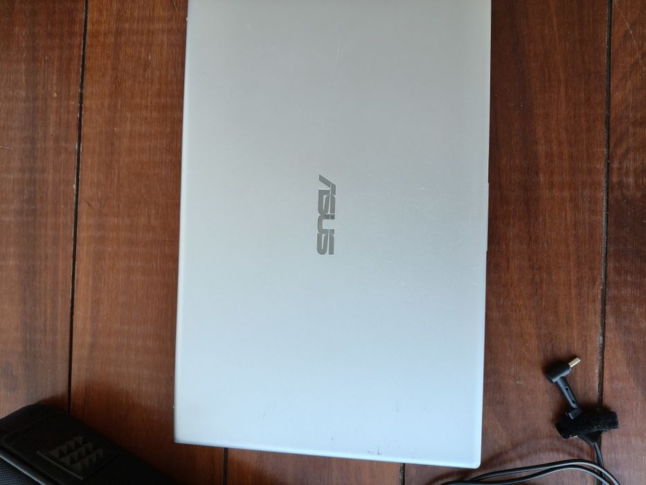 Portátil Asus VivoBook 15 (8a Geração) - Como Novo (Carregador Origina
