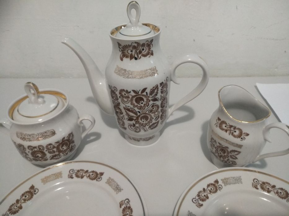 До вашої уваги кавовий сервіз .  Є нюанси.
