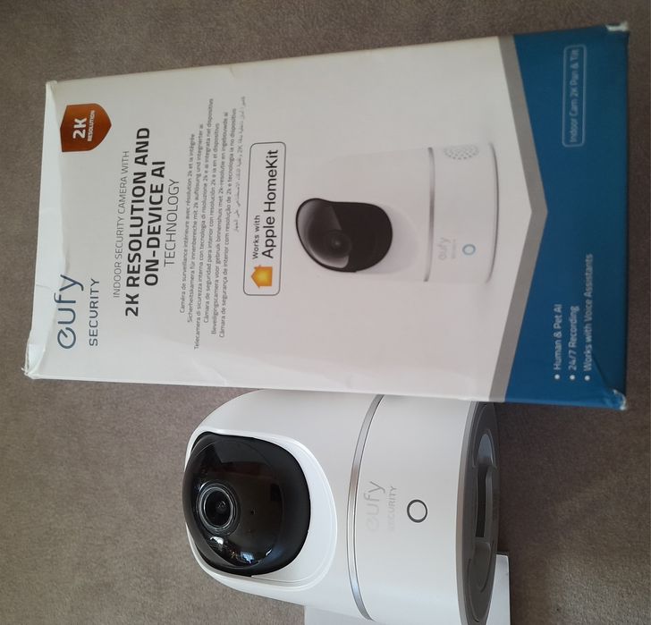 Eufy 2K Indoor Security камера