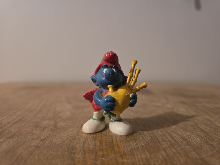 Bully smerf smurf szkot grający na dudach figurka model wycofany vintage