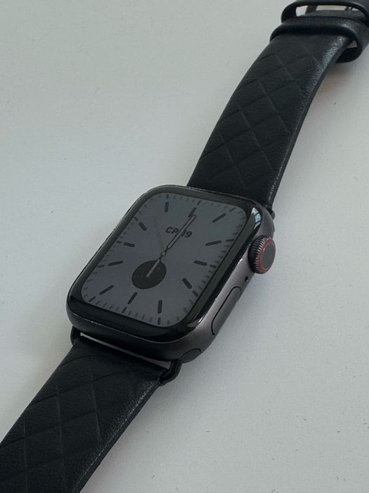 apple watch 4 40 mm / епл вотч 4 40 мм