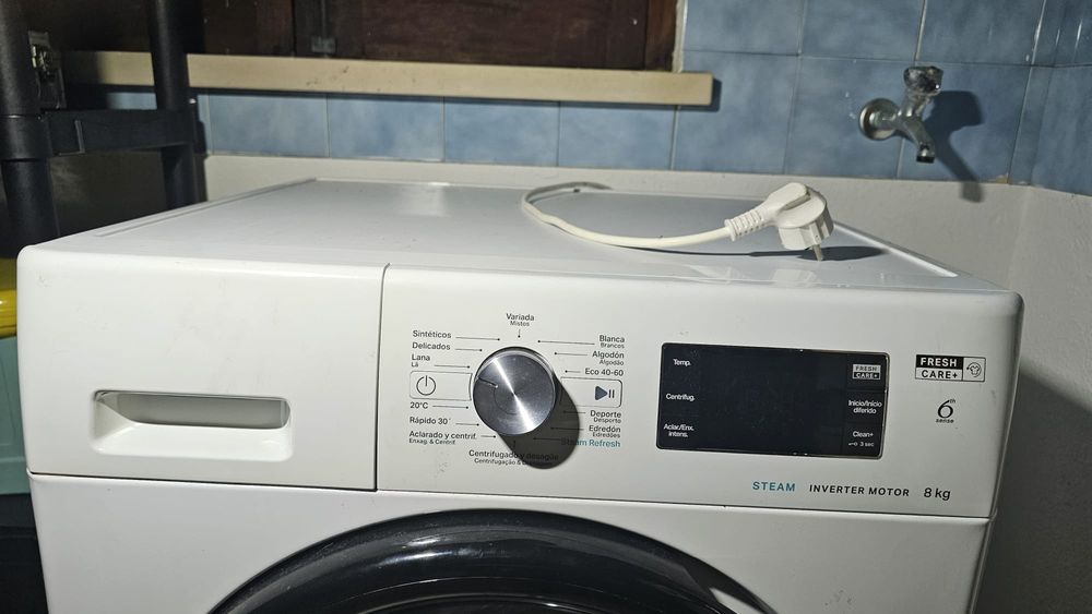 Máquina de lavar roupa hotpoint