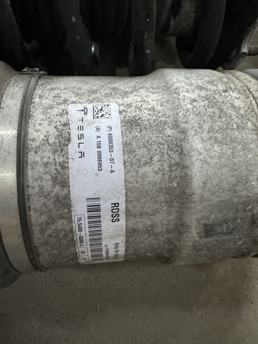 Амортизатор задній правий Tesla S 6006353-07-A