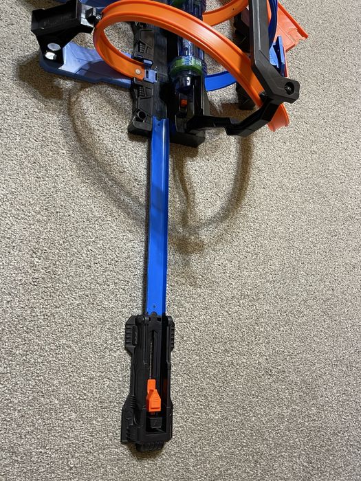 Трек Хот Вілс Corkscrew Crash Track