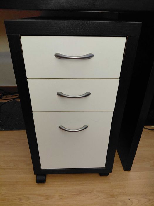 Secretária Ikea com modulo gavetas