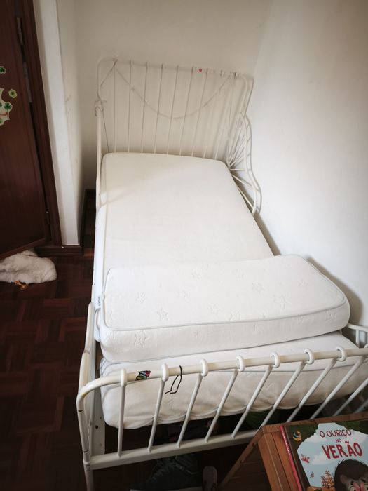 Cama de criança IKEA com colchão