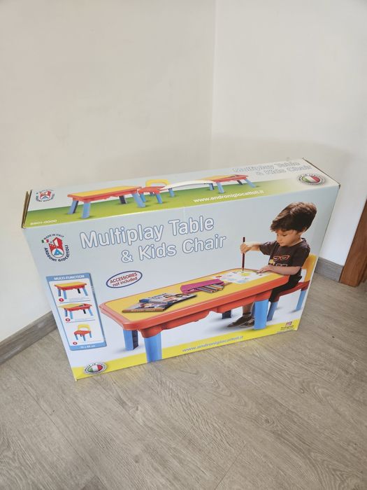 Mesa infantil com cadeira